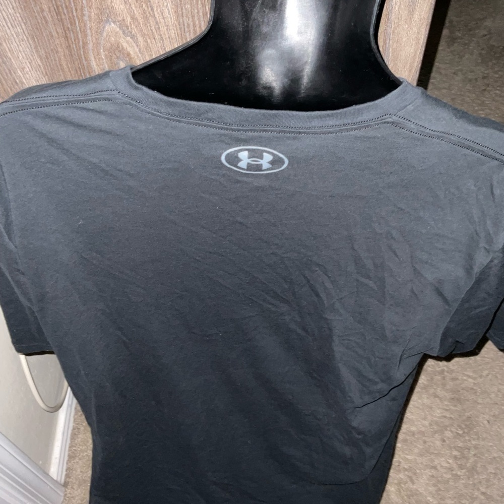 Men’s used size XL black tee shirt Under Armour loose fit Pre own - Picture 3 of 3